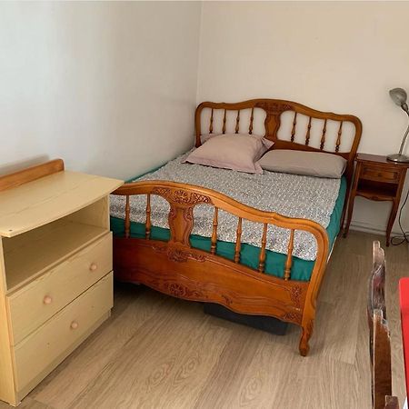 Une Chambre Simple Confortable Avec Acces Direct Aeroport D'Orly Exteriör bild